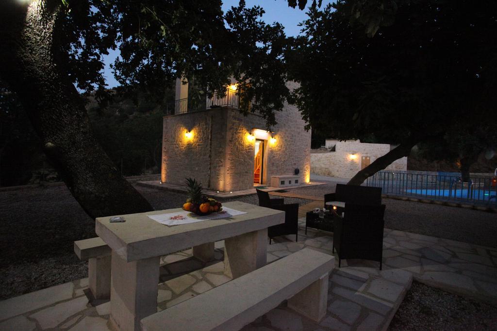 Villa Athina Aryiroúpolis Kamer foto