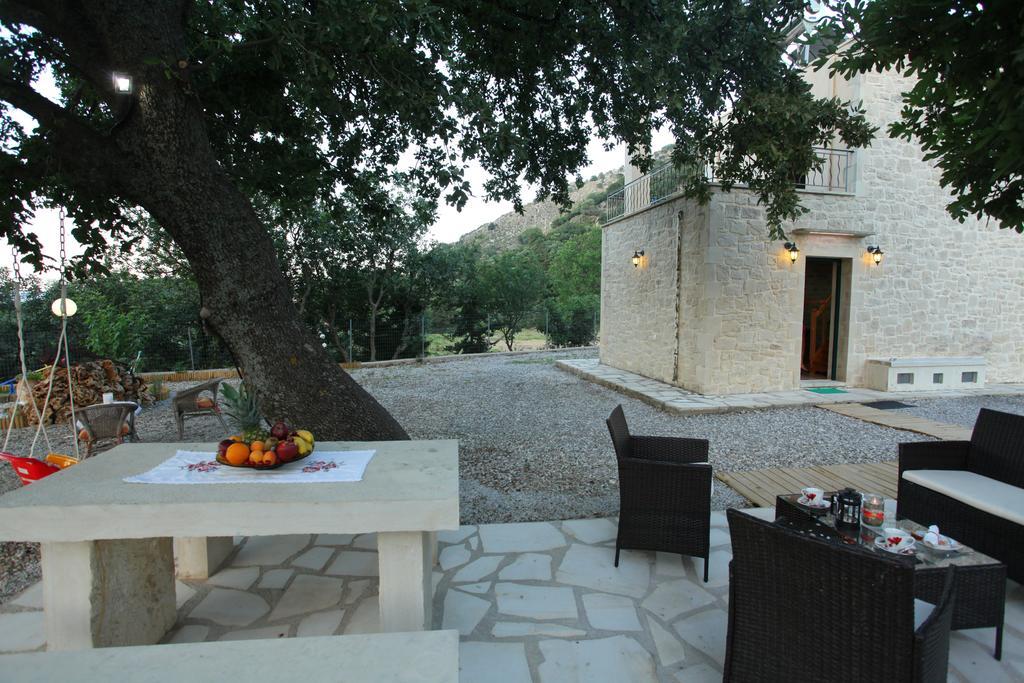 Villa Athina Aryiroúpolis Kamer foto