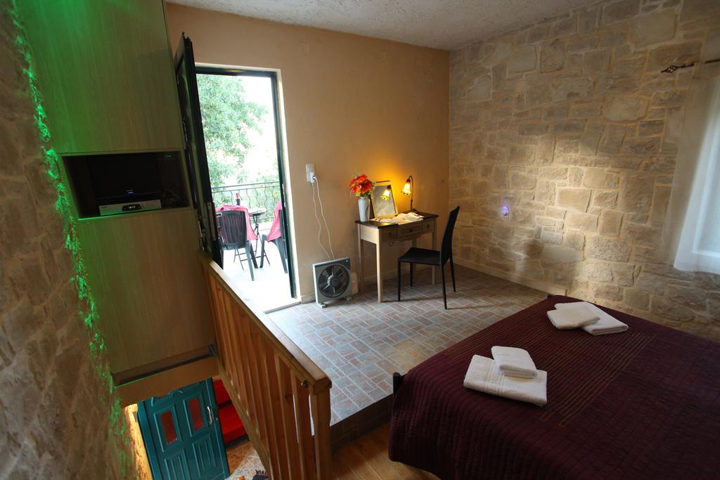 Villa Athina Aryiroúpolis Kamer foto