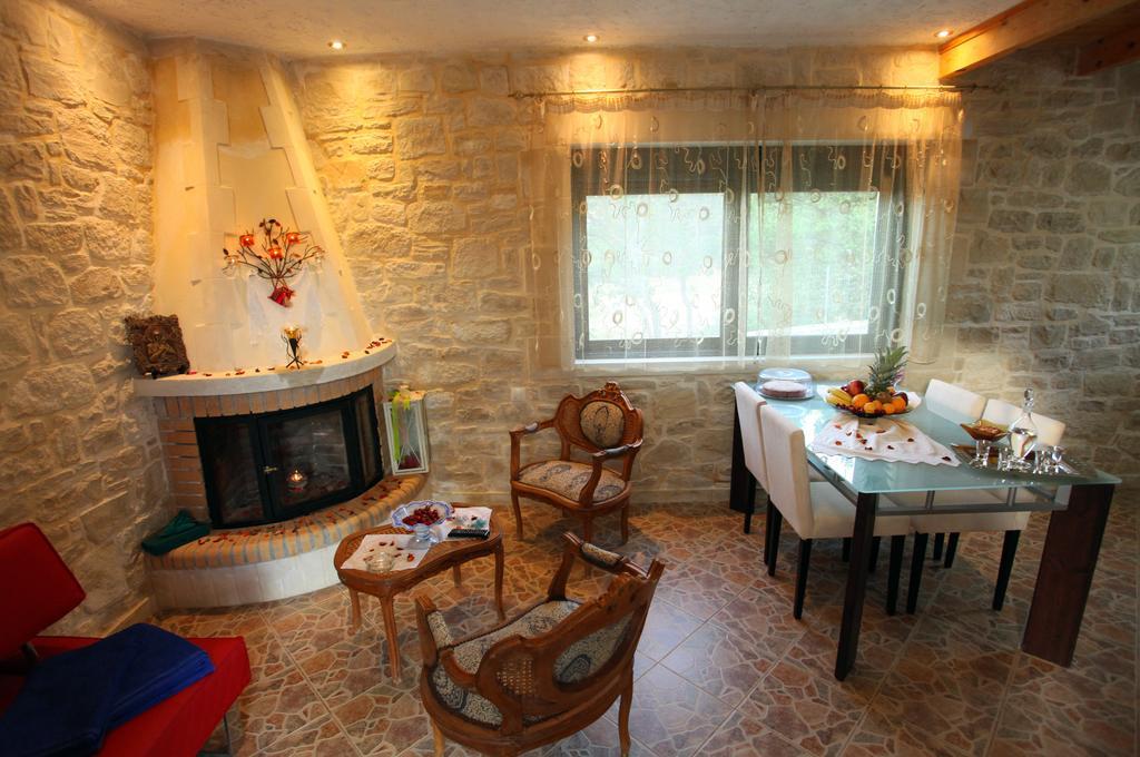 Villa Athina Aryiroúpolis Kamer foto