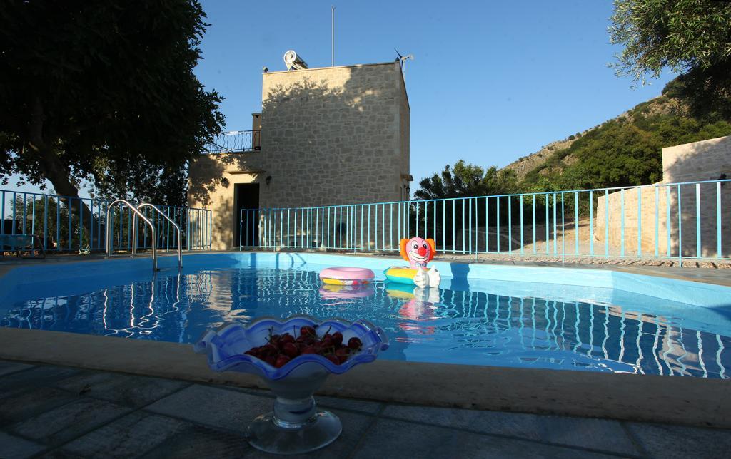 Villa Athina Aryiroúpolis Kamer foto
