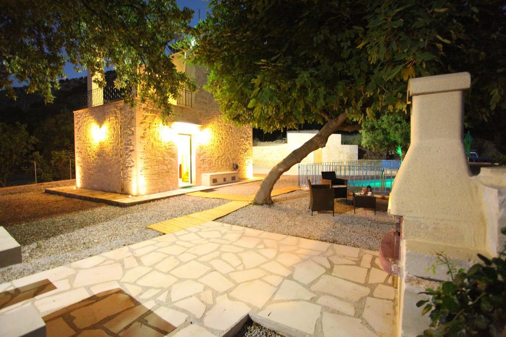 Villa Athina Aryiroúpolis Kamer foto