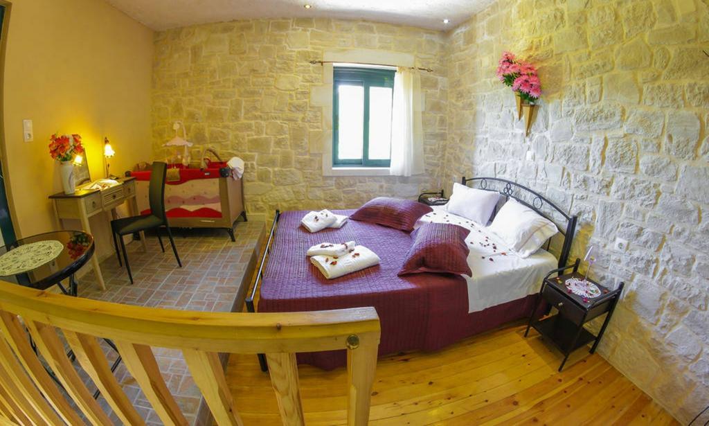 Villa Athina Aryiroúpolis Kamer foto
